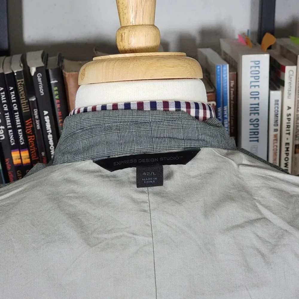 Express Men's Sport Coat‎ Blazer Two Button Gray Plaid Cotton Size 42L